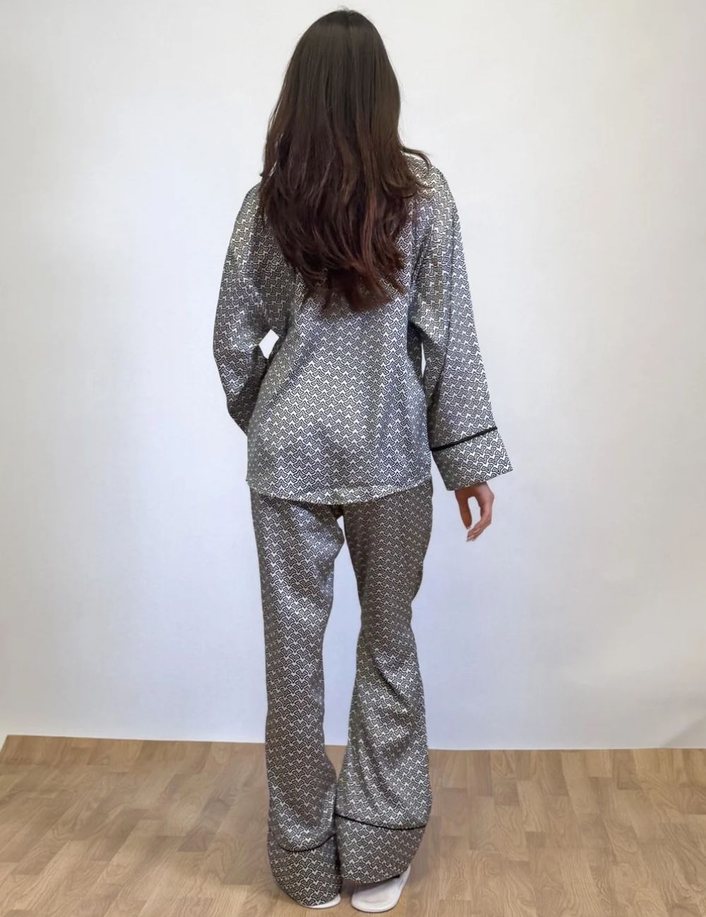 Black Wave Pyjama Set